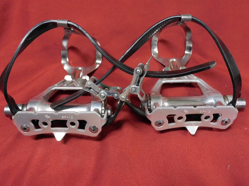 1 par de pedales Sakae Ringyo SR SP-12 vintage años 80 con clips de punta mediana y correas SR Foto 3 de 4