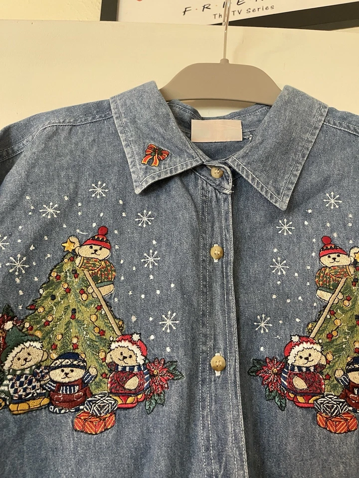 Camisa larga con botones Faded Glory bordada de Navidad para mujer talla 22 Foto 3 de 4