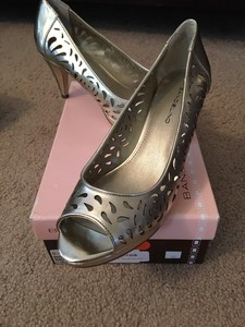 bandolino gold shoes