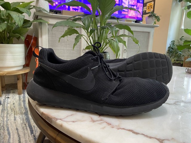 mens nike roshe size 15