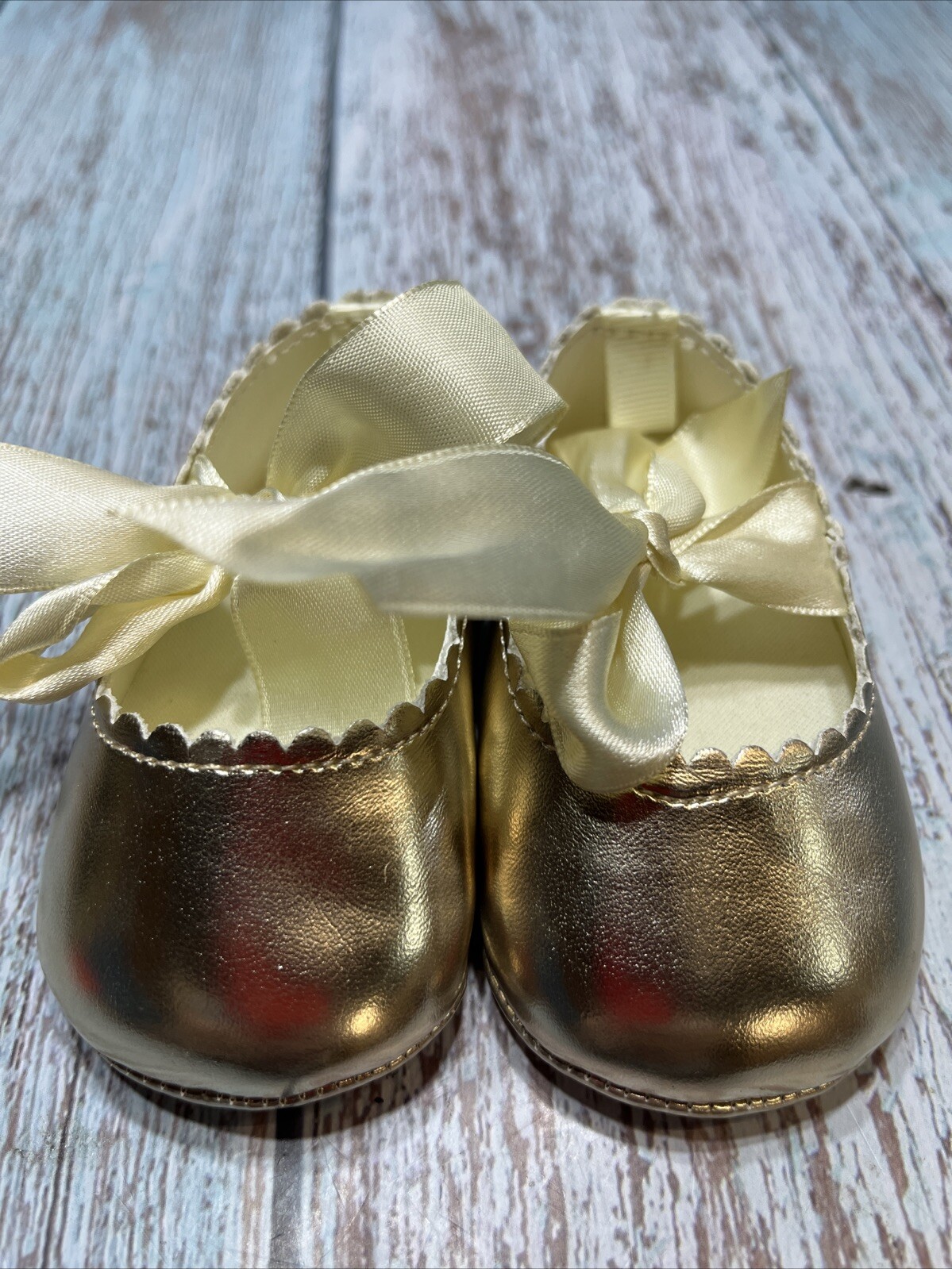 Baby Girl Shiny Gold Ballerina Flats Bow .Size 1(12-18 Months )NWOT