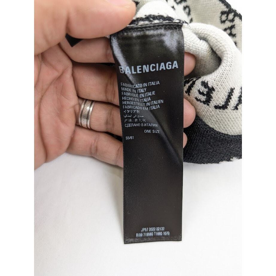 Balenciaga Q:2 / Logo Beanie (Cap/Hat) in Black BNWT OS | eBay Balenciaga Q:2 / Logo Beanie (Cap/Hat) in Black BNWT OS | eBay