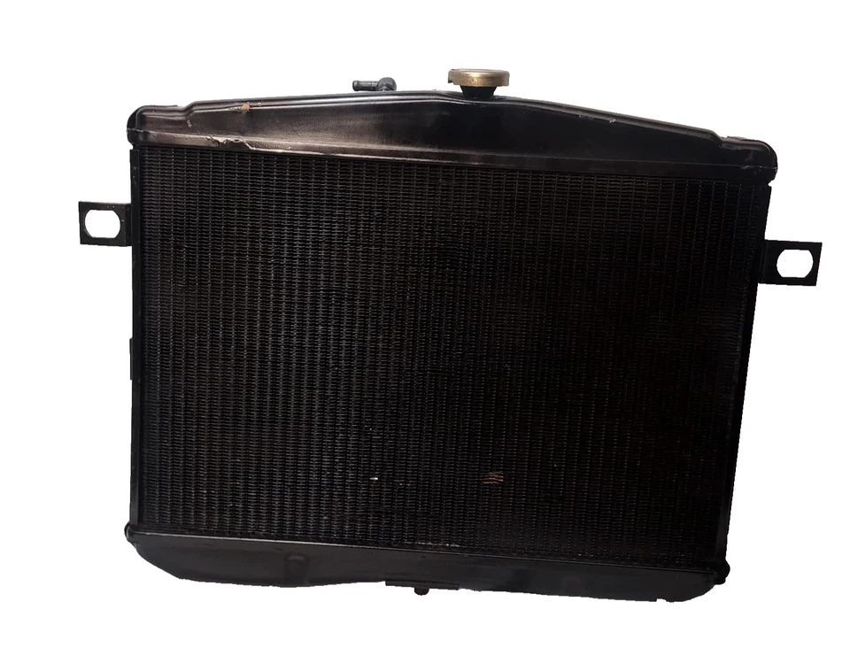 VOLVO RADIATOR 8601081-6 Amazon P1800S/E/ES (1967-70); 142/145/145 1967-74 USED - Image 4 of 4