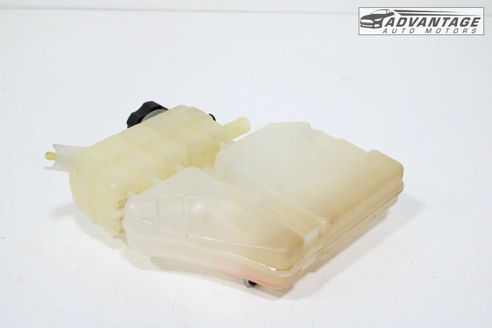 Chevrolet Camaro 2016-2024 tanque de botella de expansión de depósito de refrigerante de desbordamiento OEM Foto 3 de 4