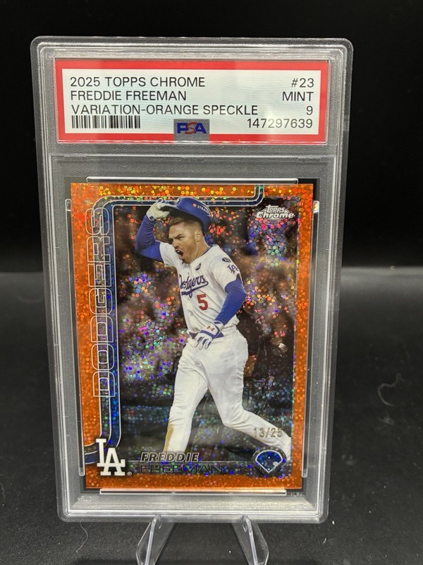 2025 Topps Chrome Freddie Freeman Variation Orange Speckle Refractor /25 PSA 9