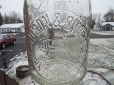 TREQ Milk Bottle Huson & Swift Dairy Farm Johnson City NY BROOME COUNTY V Rare