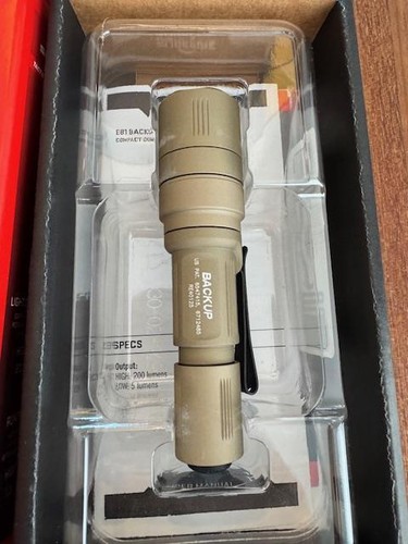 Linterna LED de respaldo SureFire EB1C-B-TN SureFire EB1 (tapa trasera sin cubierta), bronceada