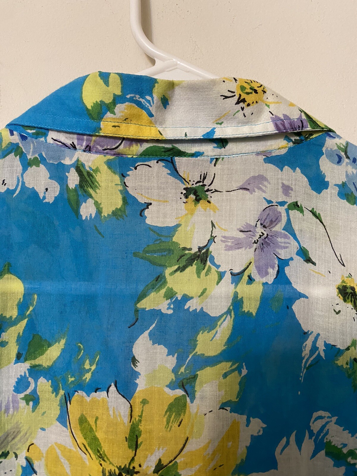 CAPISTRANO ESSENTIALS BUTTON UP FLORAL BLOUSE TUN… - image 13