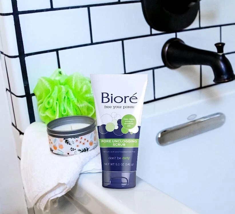 Esfoliante desentupidor de poros Biore remove excesso de sujeira e óleos esfoliante facial - (3 peças) - Imagem 3 de 4