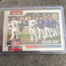 Topps 2026 Series 1 Chicago Cubs #320 Golden Mirror Image Variations Card