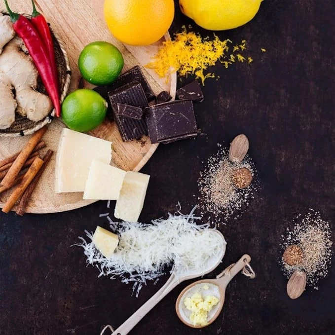 Microplane Zester Grattugia Professionale per Agrumi, Formaggi, Zenzero e Spezie - Immagine 3 di 4