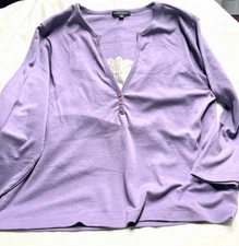 LOT 4369- Woman's CAROLYN TAYLOR Purple Top-  Size L