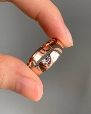 0.2Ct Round Natural Moissanite Pretty Heart Men Band Ring 14k Yellow Gold Plated