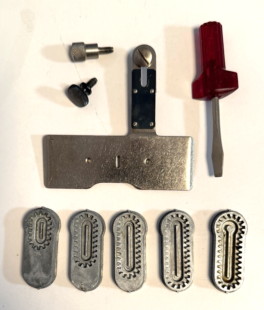 Singer 160743 Sewing Machine Buttonholer Complete Case Template