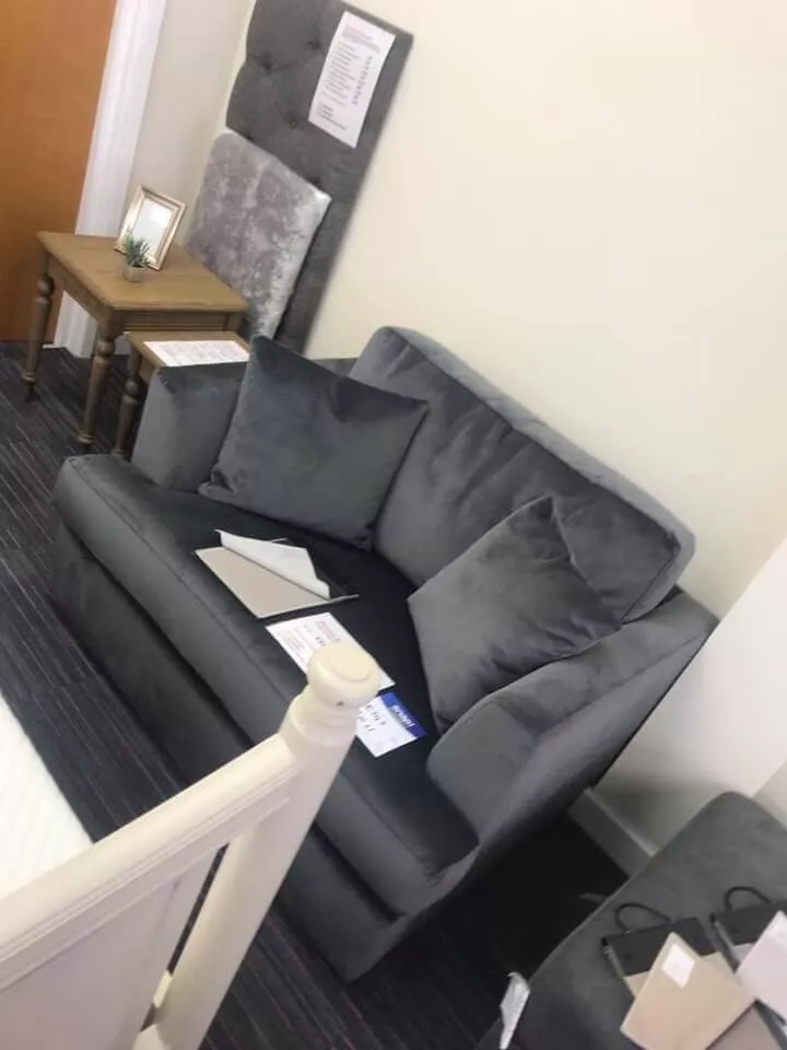 BRAND NEW STRATUS II 2 SEAT SNUGGLE CHAIR NEXT