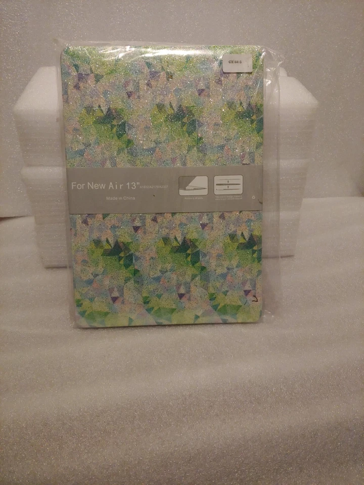 Ipad New Air 13 Case 2 Piece Shell with Keyboard Protector Green/Purple Pastels - Image 4 of 4