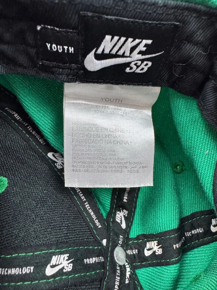 De Colección Nike SB Sombrero Juvenil Snapback Verde Centro Swoosh Patinador Baloncesto Años 90 Y2K Foto 3 de 4