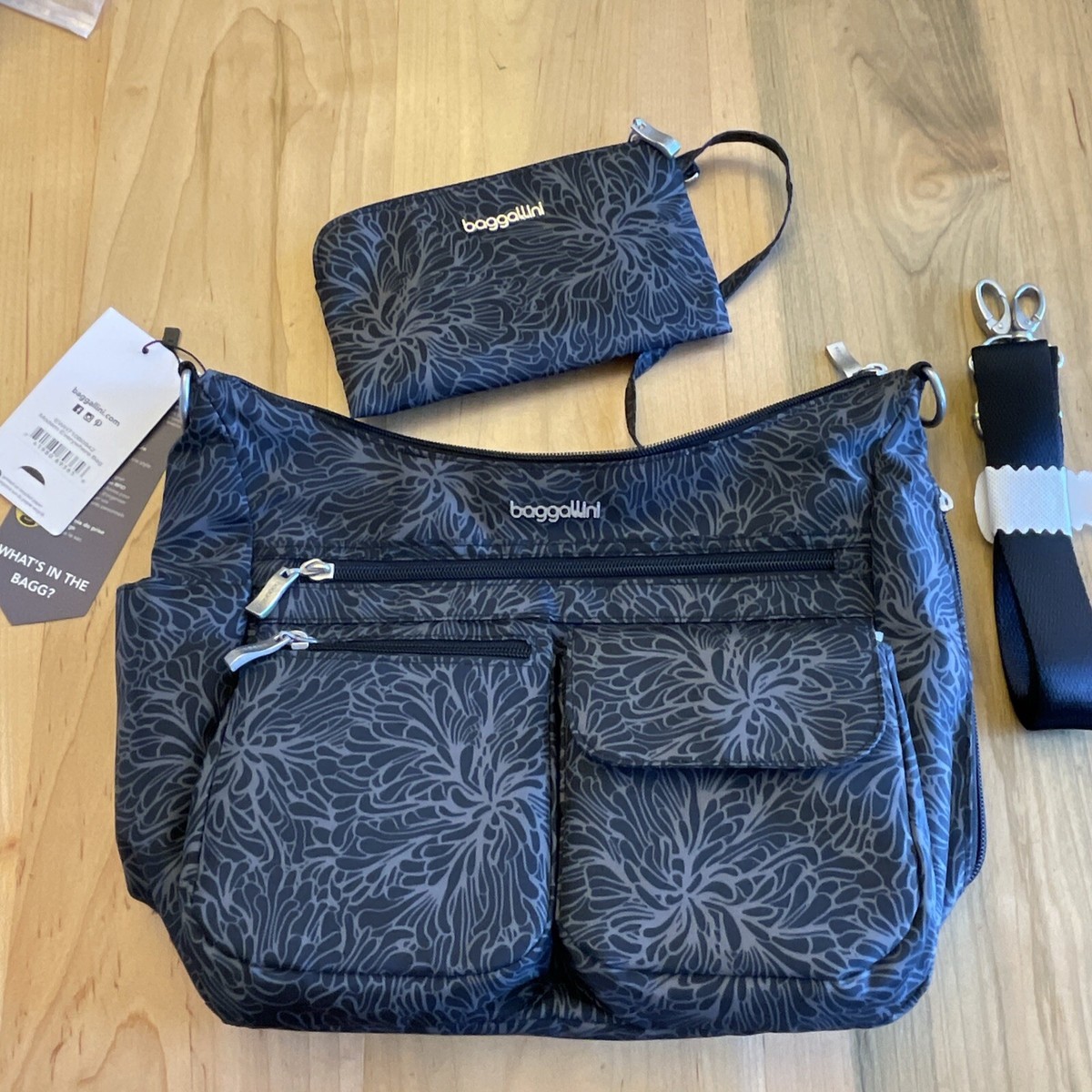 Baggallini Modern Everywhere Bag New W Tags.. Midnight Blossom