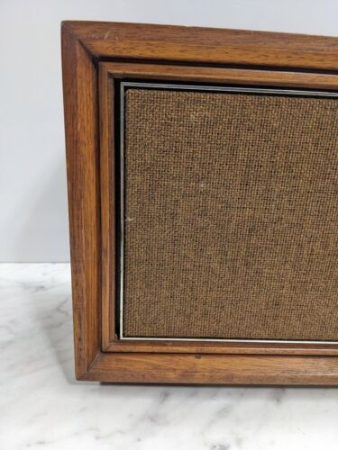 Vintage MOTOROLA TT15BW 3153 SOLID STATE RADIO WOOD CASE ~PARTS/REPAIR - Picture 2 of 19
