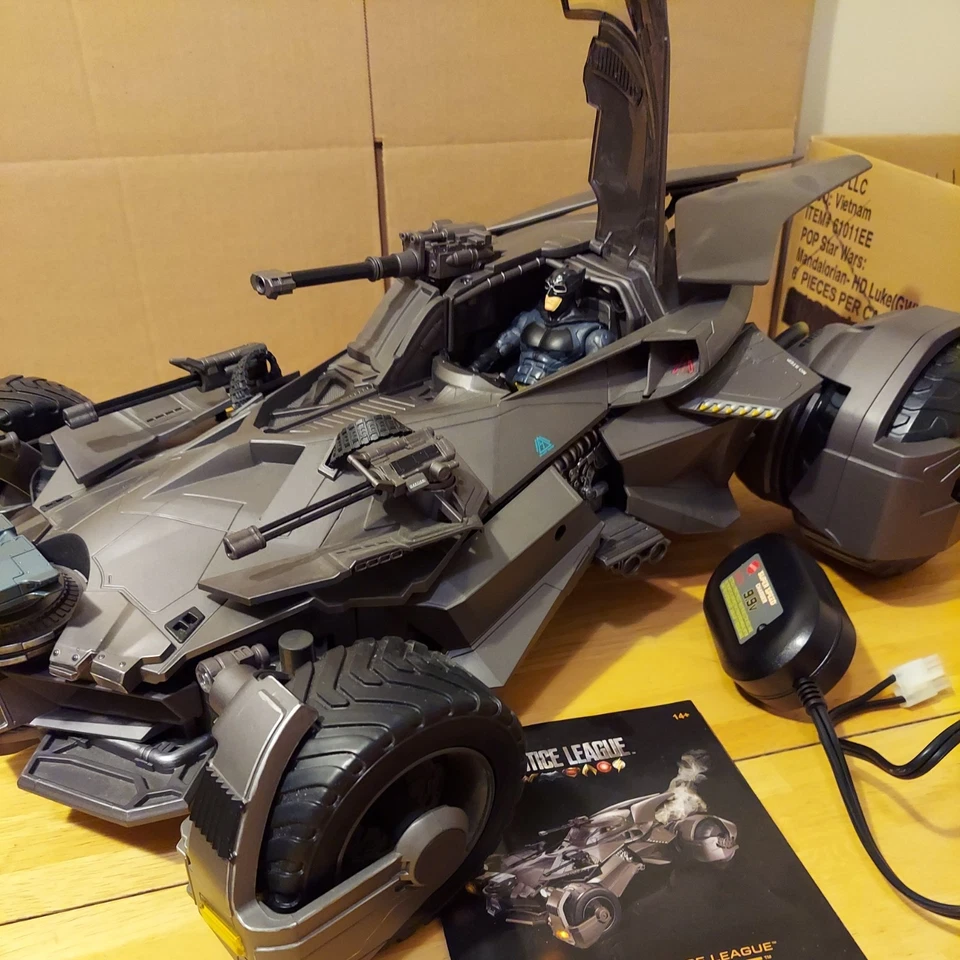 2017 Ultimate Justice League Batman Batmobile RC Remote Control Car 1/10 DC Toy - Image 2 of 4