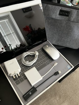 Huawei MateBook x Pro I7 8. Gen, NVIDIA MX150, 8GB RAM, 512GB SSD