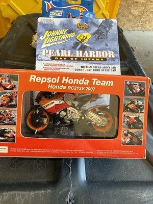 New Ray Repsol Honda Team Honda RC212v 2007 Nicky Hayden 1:12