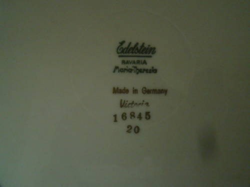 EDELSTEIN VICTORIA 16845 SQUARE SERVING BOWL EXCELLENT - Picture 2 of 2