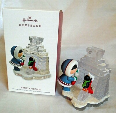 Hallmark Frosty Friends 2018 Eskimo Stocking Ice Fireplace 39th Collector Serie 