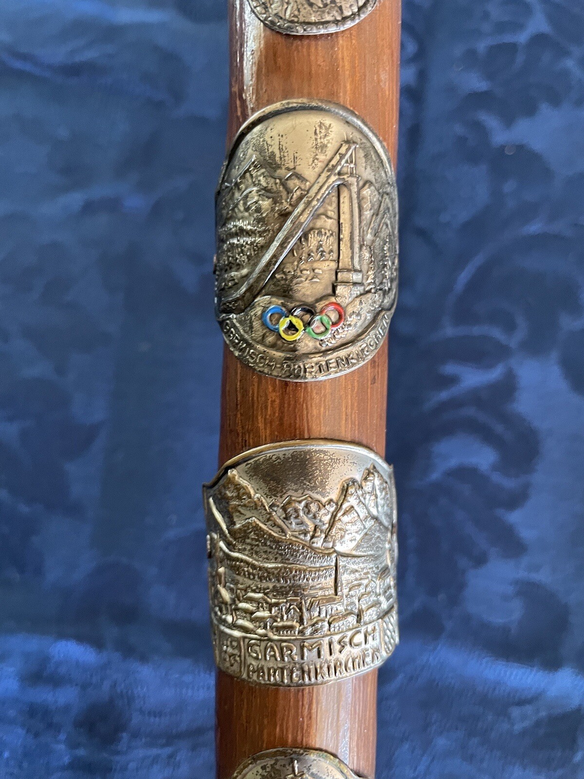 ANTIQUE GERMAN WALKING STICK CANE WITH 10 BADGES Gem