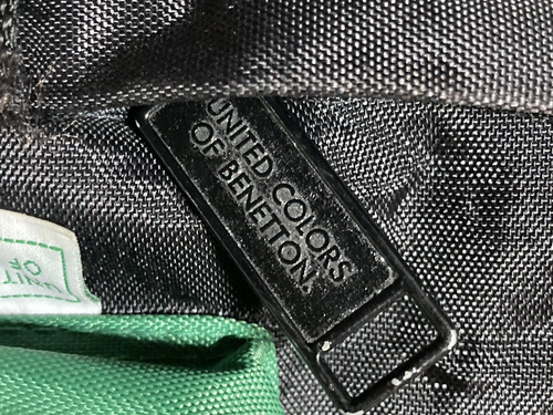 Bolso Mochila Vintage United Colors of Benetton Tamaño 16.5 x 13.0 x 6.7 pulgadas - Imagen 11 de 18
