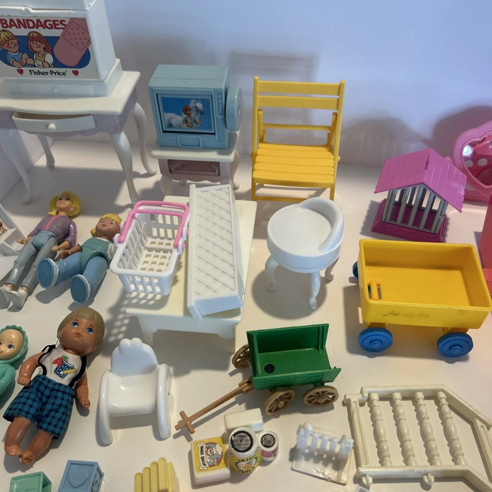 VTG Fisher Price, Barbie, Playskool Furniture & Accessories Lot Mix Dollhouse - Image 4 of 4