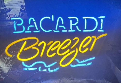 RARE VINTAGE 1990’s Bacardi Breezer Rum Real Glass Neon Light Bar Sign Nostalgic