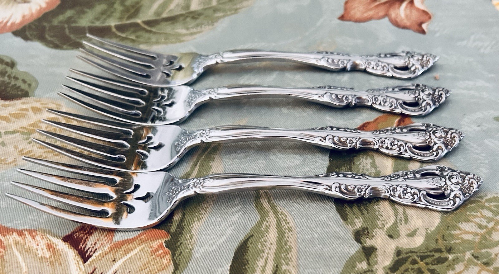 VINTAGE Oneida Cube Stainless Flatware MICHELANGELO 4 SALAD FORKS 6 3/4"