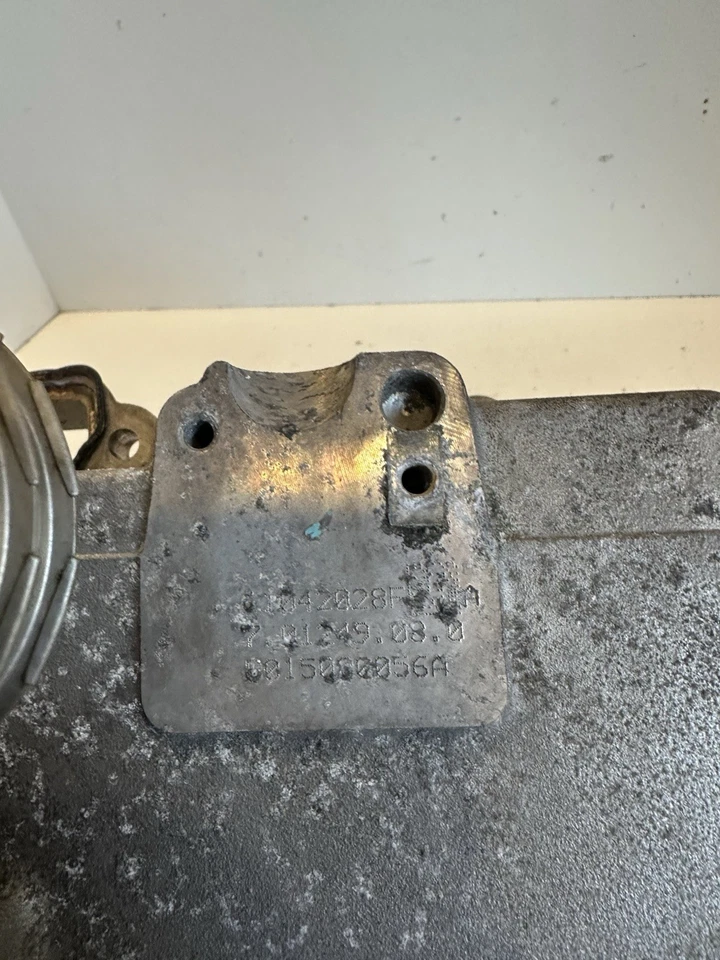 Colector de admisión Chrysler Grand Voyager 11042028f 2,8 CRD 120 kW (163 CV) 2011 Foto 3 de 4