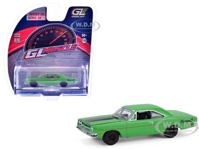 1970 PLYMOUTH ROAD RUNNER GREEN 1/64 DIECAST MODEL CAR BY