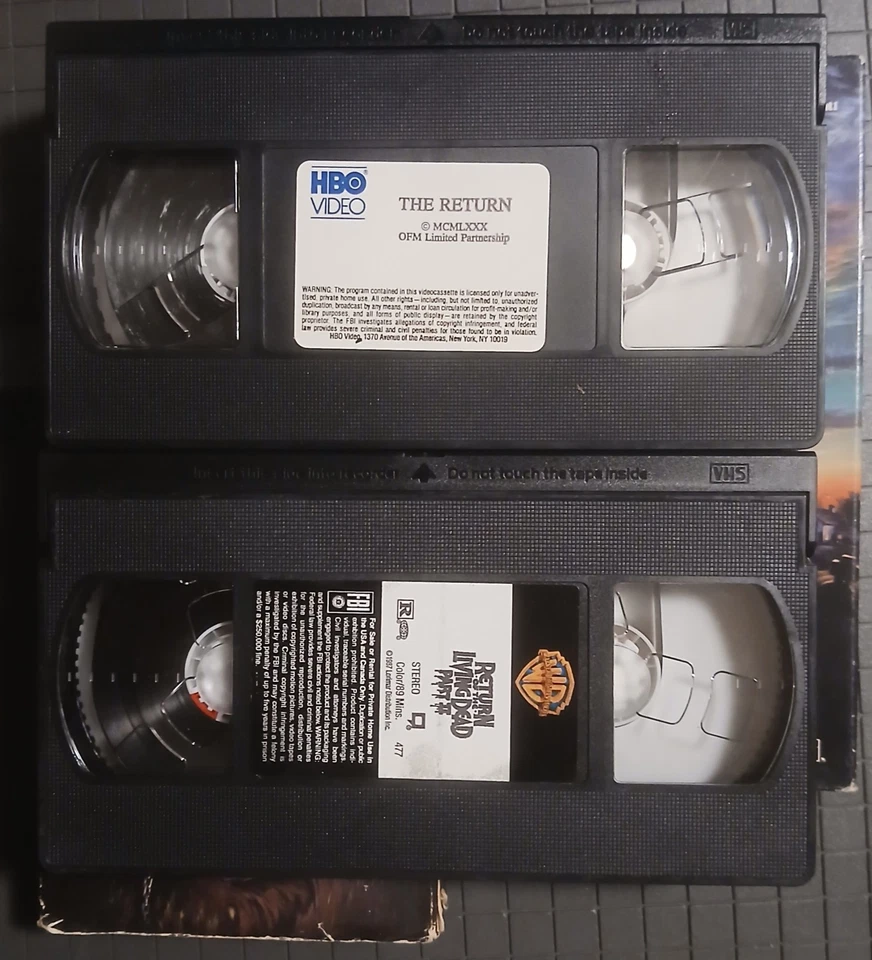 RETURN OF THE LIVING DEAD PARTS 1 & 2 VHS HARD TO FIND. OUT OF PRINT. - Image 3 of 3
