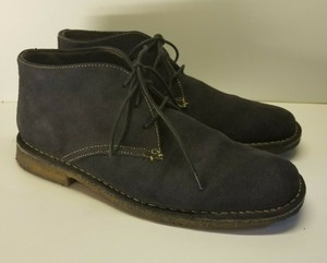 dark blue chukka boots