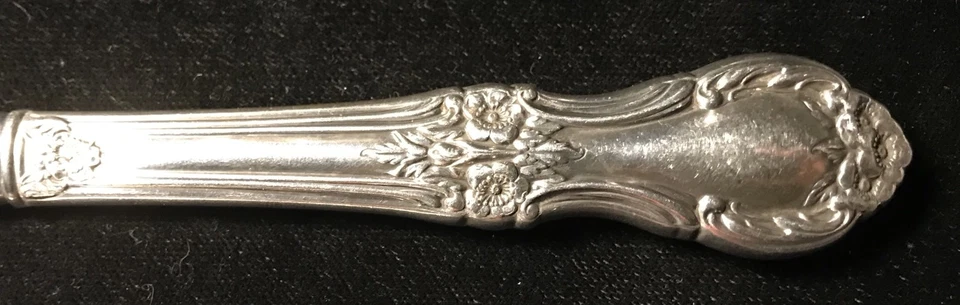 Cubiertos de plata de ley - Cuchillo moderno International Wild Rose tamaño lugar Foto 2 de 3