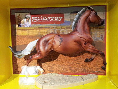 Breyer Stingray 1821 American Quarter Horse Palomino Barrel Racing Horse