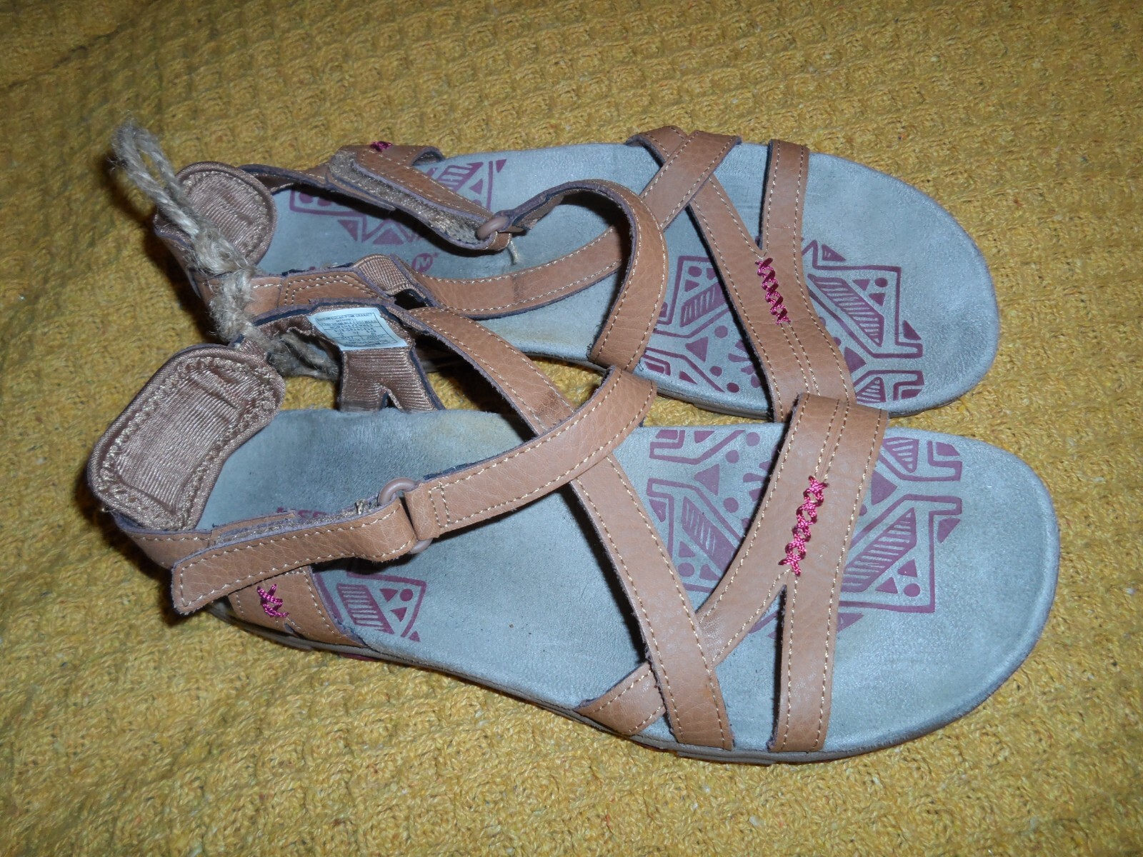 Merrell*SANDALI IN PELLE*ZUCCHERO MARRONE*Donna Taglia 9 M*MARRONE BORGOGNA*MSRP $75