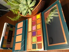 BH Cosmetics Run Wild By Tina Yong 18 Color Palette - Authentic - Brand New F4