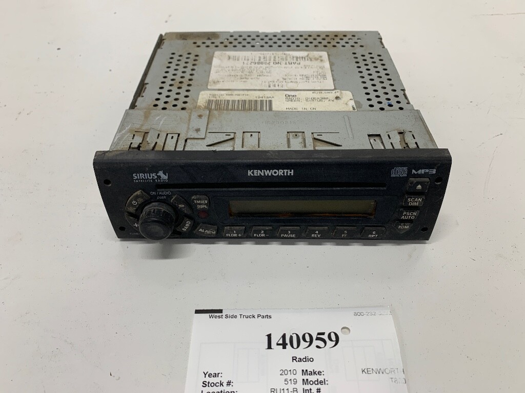 Kenworth Delphi DEA300 AM FM CD MP3 and Satellite Radio