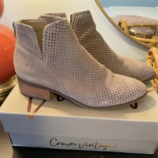 Crown Vintage Leather Rumble Bootie Women’s Size 8- Worn Once