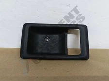 LAND ROVER DEFENDER 110 TAIL GATE INNER HANDLE BEZEL DBP6532