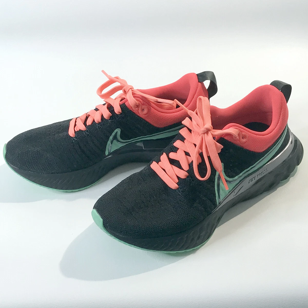 Nike react deals sneakers