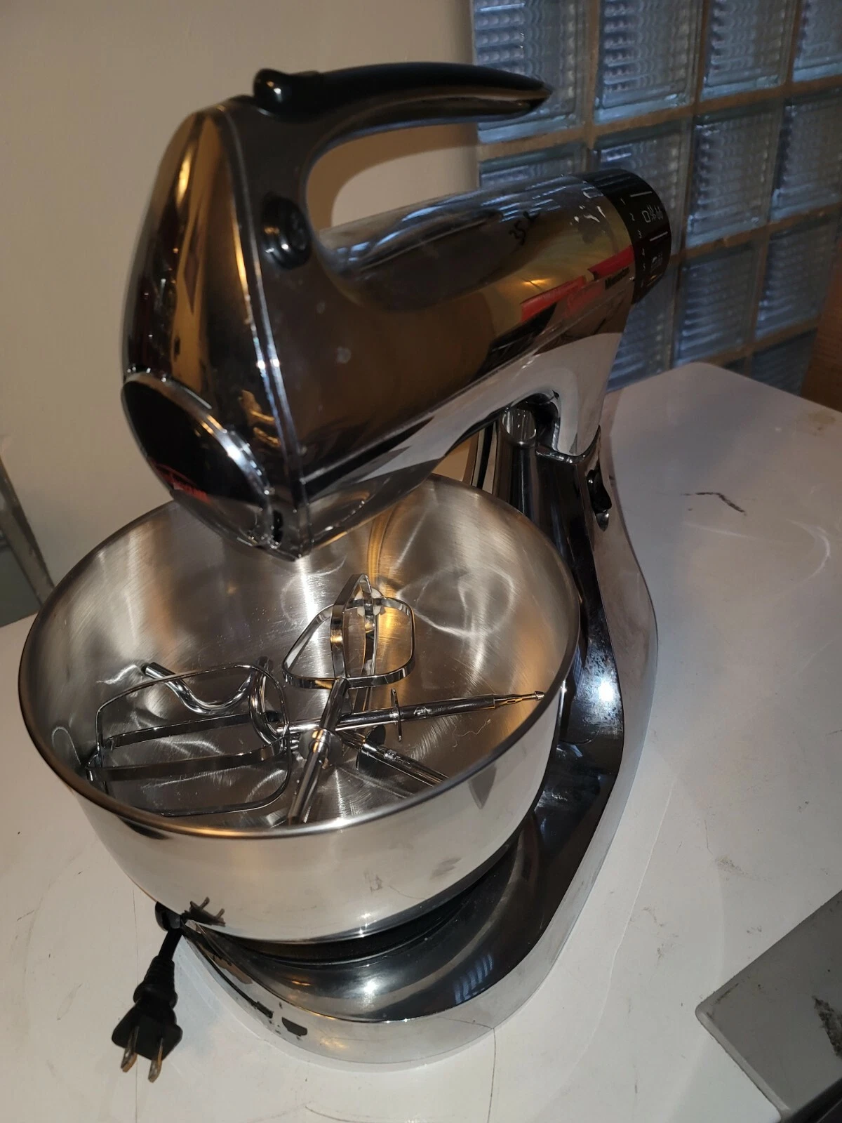 SUNBEAM DELUXE MIXMASTER 12 SPEED MIXER CHROME w/BOWL & BEATERS