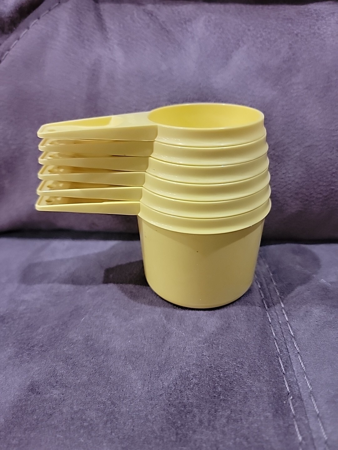 Vintage Tupperware Measuring Cups Set of 6 Yellow (LL)