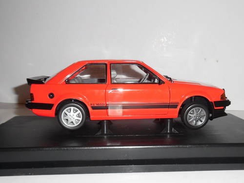 SUN STAR. SUN H4996R. FORD ESCORT RS 1600i, 1984 SUNBURST RED. RHD. 1:18 . NEW. - Picture 6 of 19