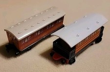 ERTL Thomas The Tank Engine  Friends ANNIE  HENRIETTA Passenger Car Train LOT