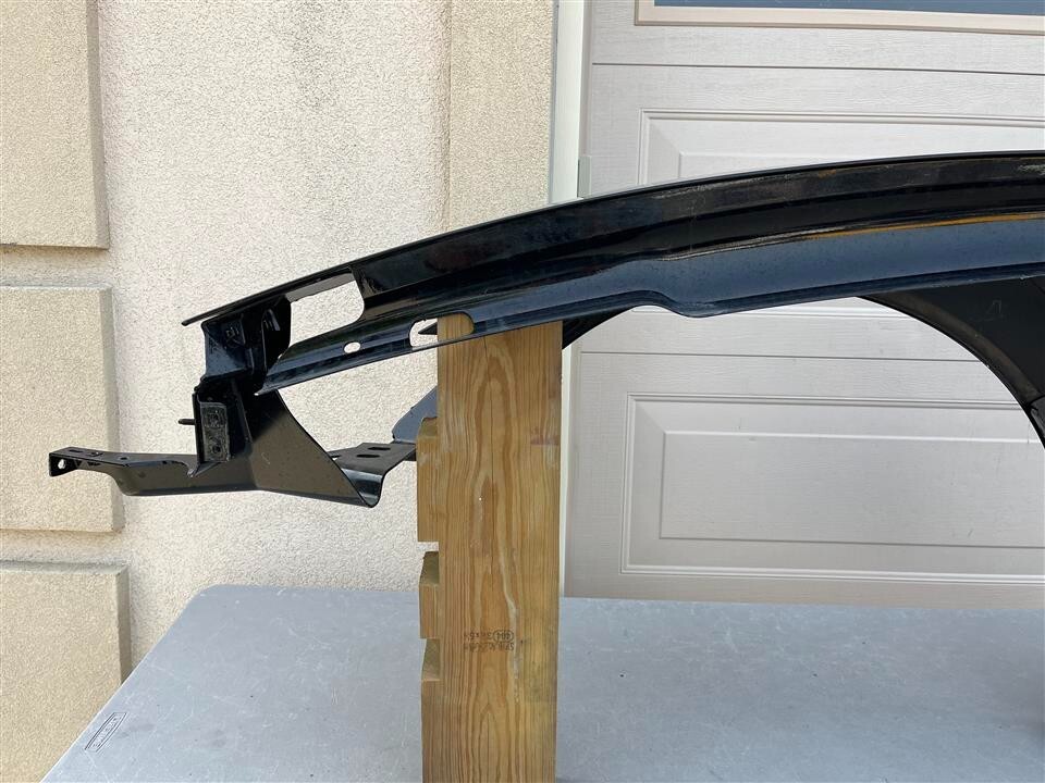 2016-2019 16 17 18 19 Chevrolet Corvette ZR1 Right Hand Fender OEM